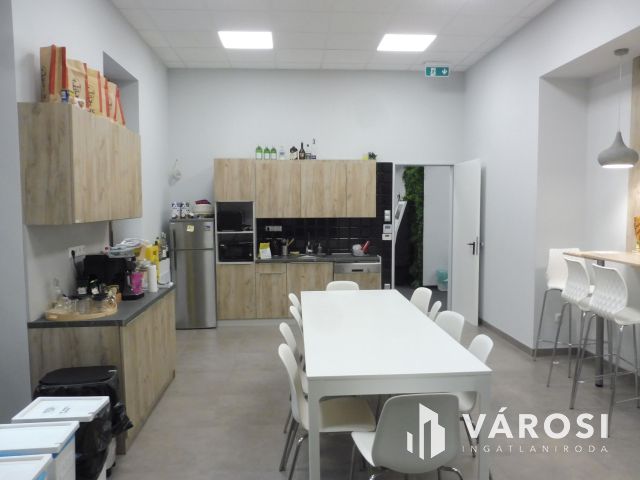 Újgenerációs iroda,kompromisszumok nélkül,top panorámával.