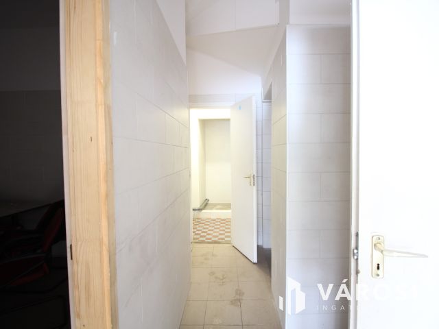 Belvárosi üzlethelyiséget kínálok kiadásra