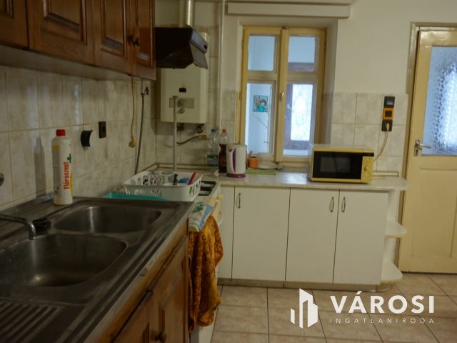 Tripla a Csúcson-csúcsi 3 lakrészes családi ház