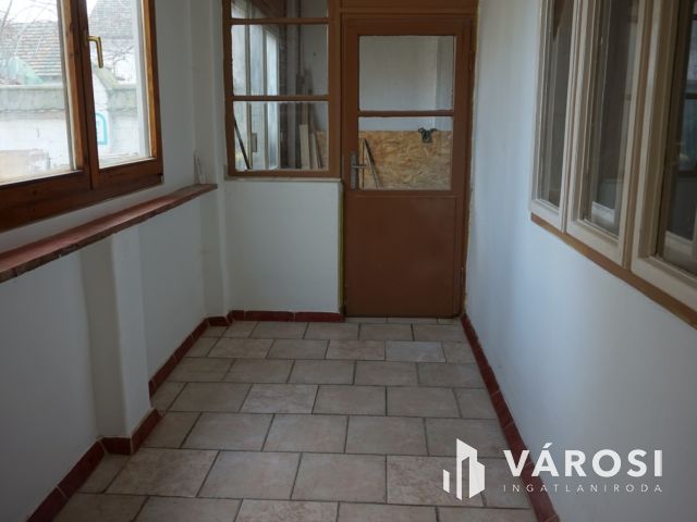 Tripla a Csúcson-csúcsi 3 lakrészes családi ház