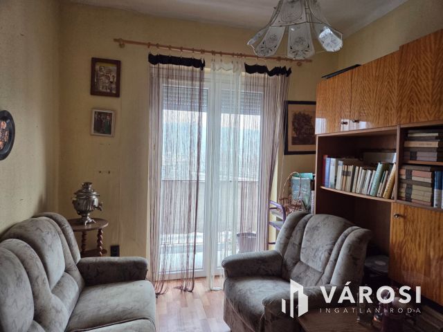 Kitűnő helyen, kétszobás, otthonos lakás