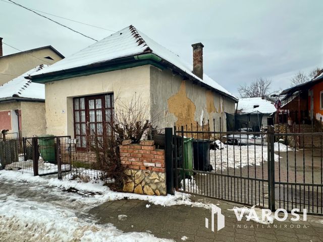 Karancslapujtőn kedvező áron kínált vályogház eladó!