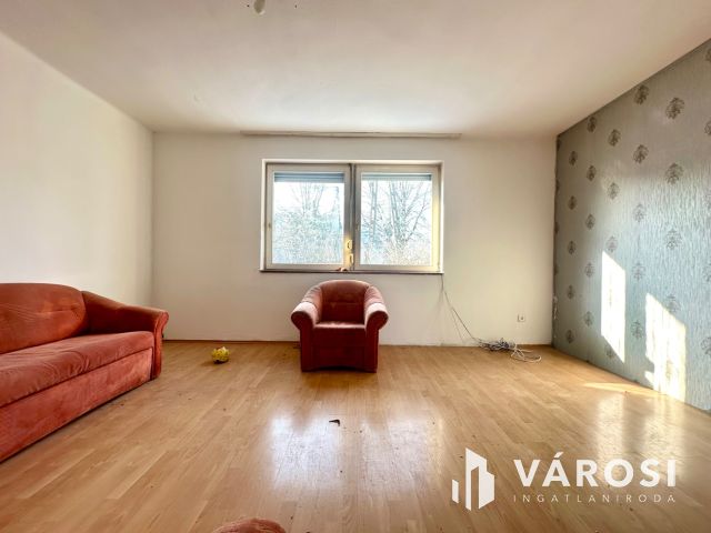 Frigyes krt.-on felújítandó ikerház eladó!