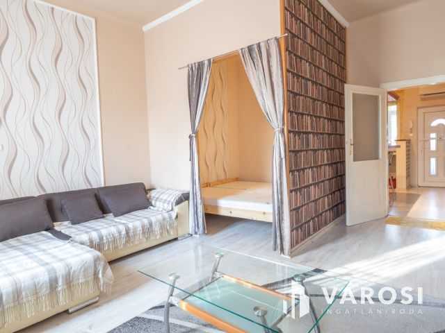 Pozsonyi földszinti takaros lakás