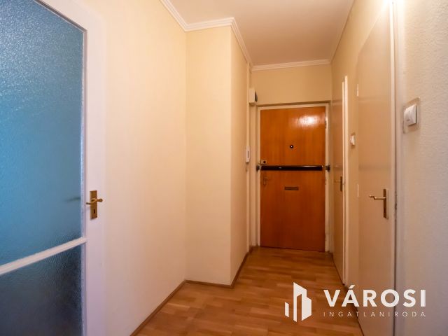 Belvárosi, jó helyen levő nagy lakás