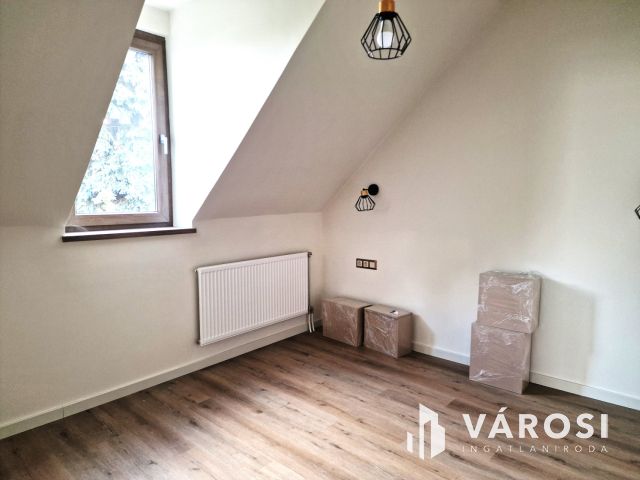 Korszerűsített Prémium Ingatlan, ÜZLET+2LAKÁS