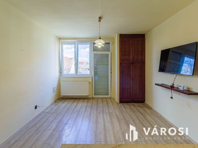 Jó elrendezés a TIK mellett és a belváros határán