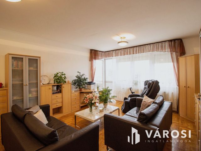 Eladó Örök értékű, újabb építésű lakás a Belvárosban