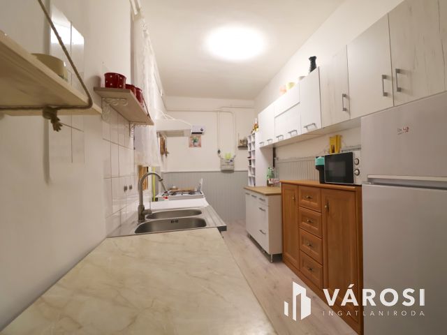 Belvárosi, földszinti lakás