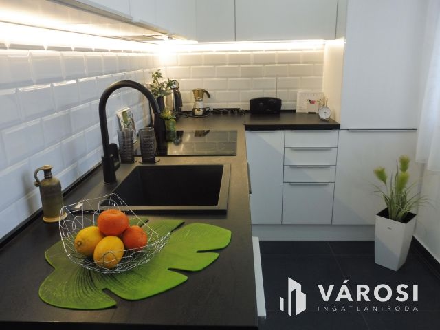 Újszegedi panel,top helyen,top minőségben eladó.