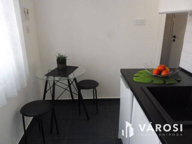 Újszegedi panel,top helyen,top minőségben eladó.