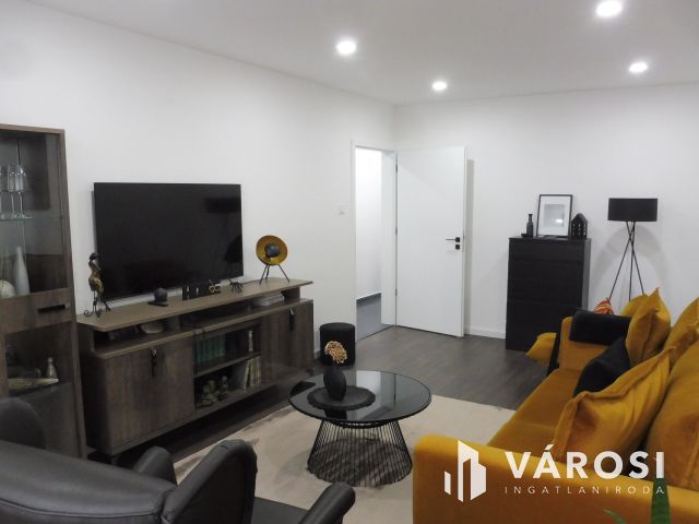 Újszegedi panel,top helyen,top minőségben eladó.