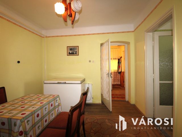 Nyugodt vidéki otthon jó alapokkal