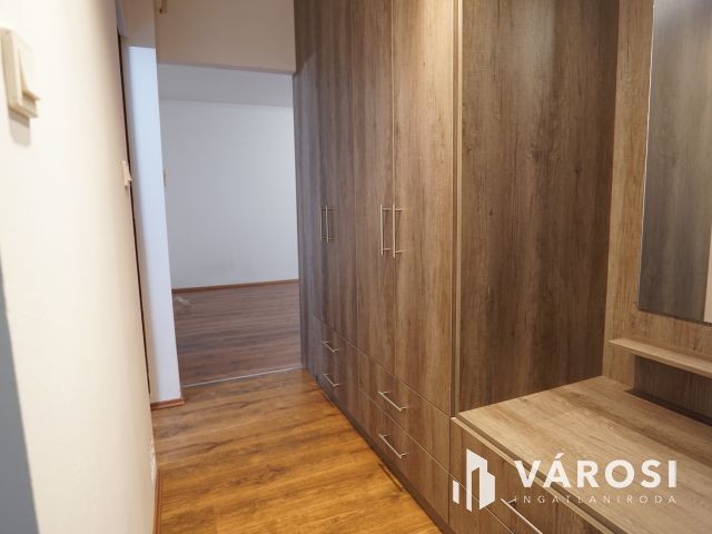 Kodály utcában első emeleti, erkélyes lakás