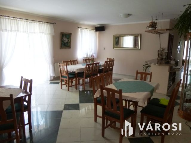 Zalakaroson, 25 szobás Családi ház, Apartmanház!