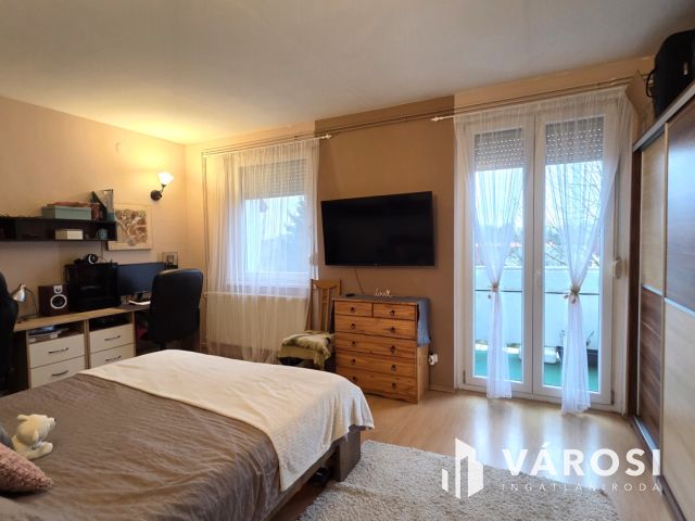 EGY LAKÁS, HÁROM  LEHETŐSÉG A VEZÉR LAKÓTELEPEN-Debrecen!