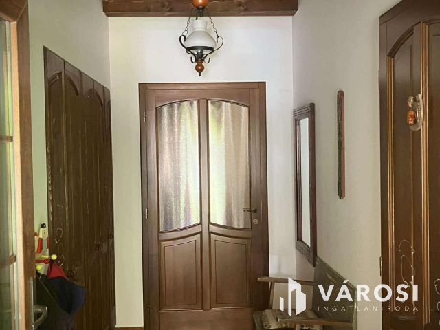 Álombirtok Pesthez közel