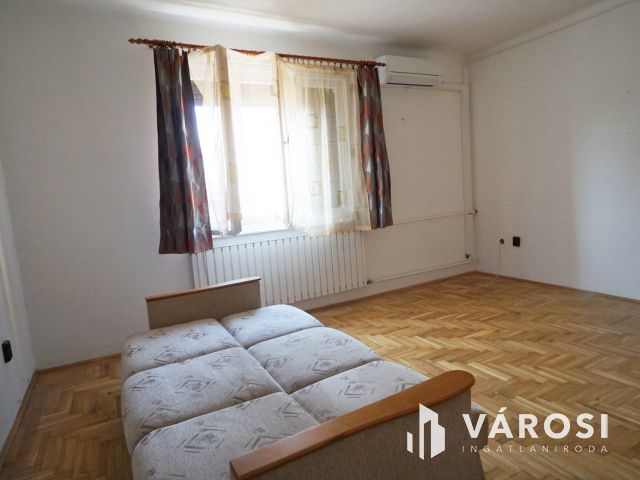 Otthon, vállalkozás és befektetés Gyál központi részén