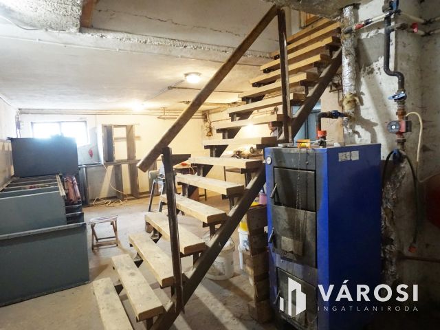 Otthon, vállalkozás és befektetés Gyál központi részén