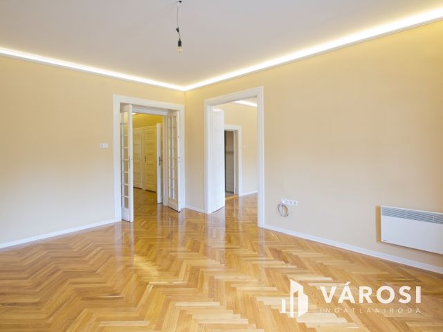 87 m2-es, első emeleti polgári lakás eladó
