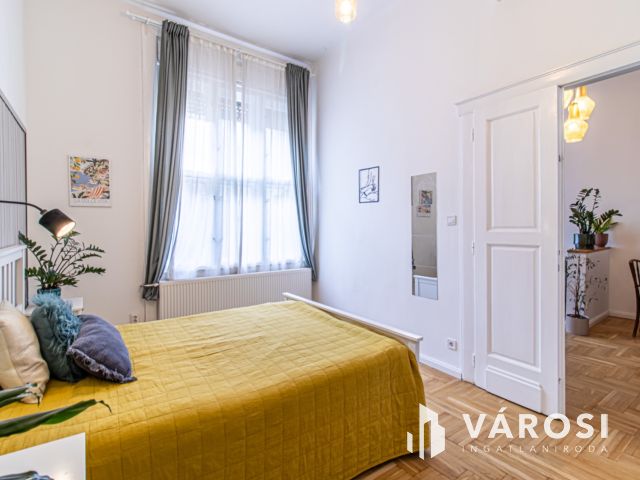 Napfényes és stílusos lakás a Belgrád rakparton