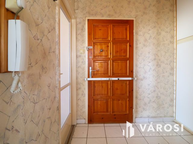 Eladó panellakás a Kistópart utca elején
