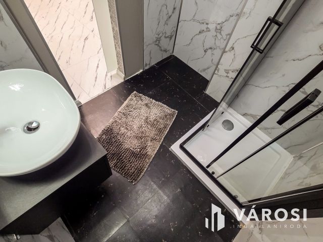 Befektetésnek ideális lakás a 6. kerület szívében