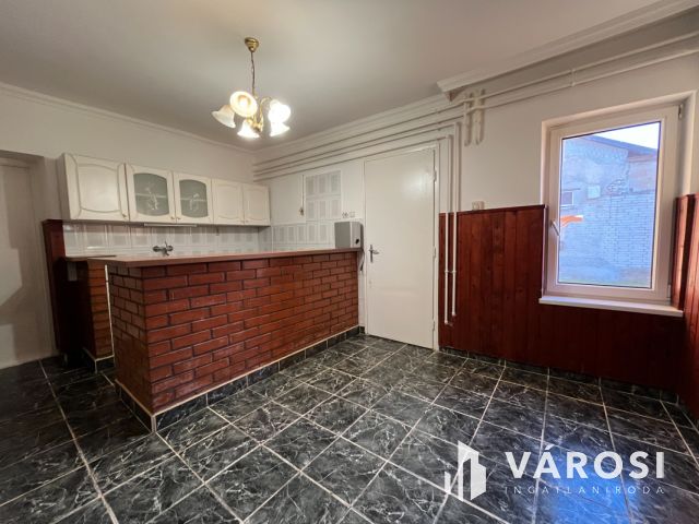 Debreceni 2 szobás jó ház, csendes kis utcában eladó!