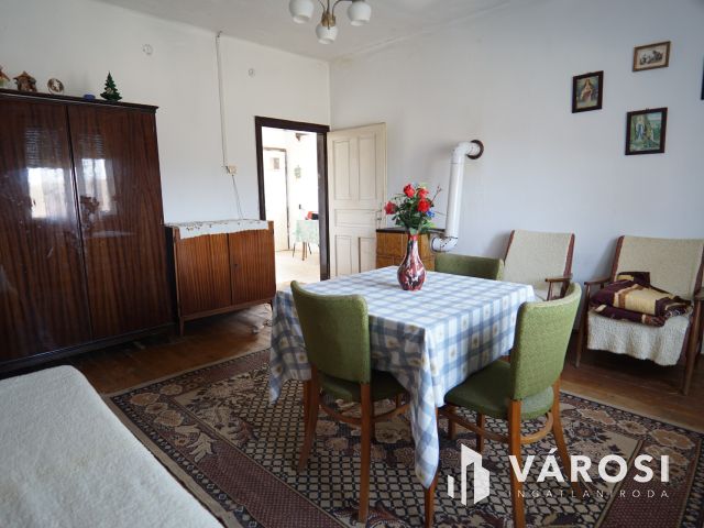 Természetközeli, szomszédmentes családi ház Bucsután!