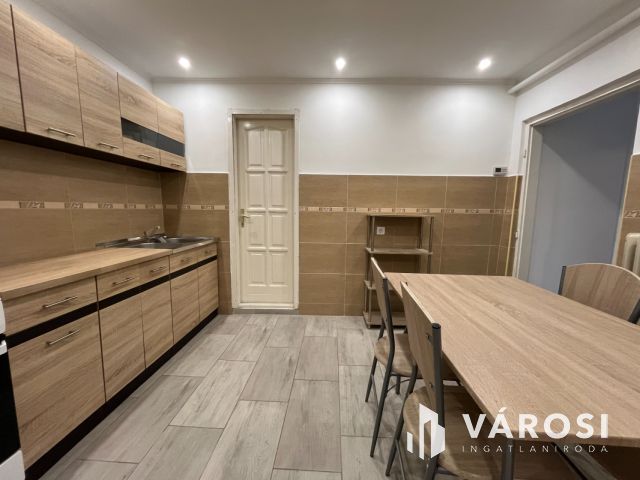 Debrecen Belvárosában 2 Szobás Jó Kis Ház!