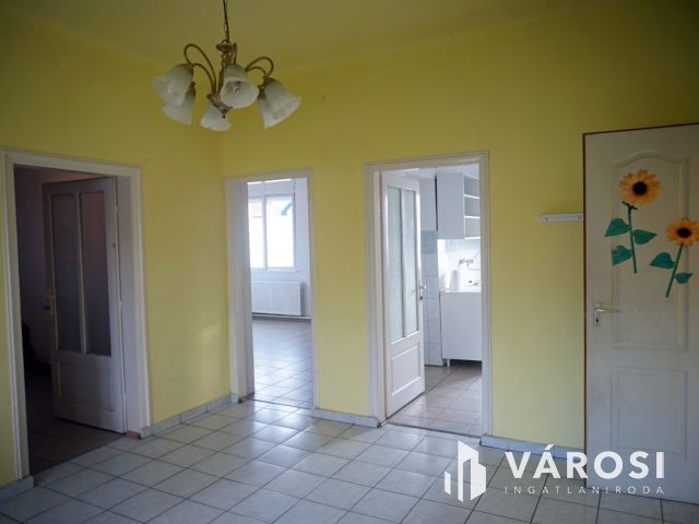 Kiváló elrendezésű családi ház kiváló lakóövezetben!