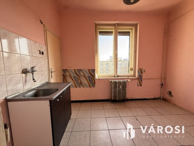 FELÚJÍTANDÓ 2 SZOBÁS TÉGLA LAKÁS ÚJBUDÁN