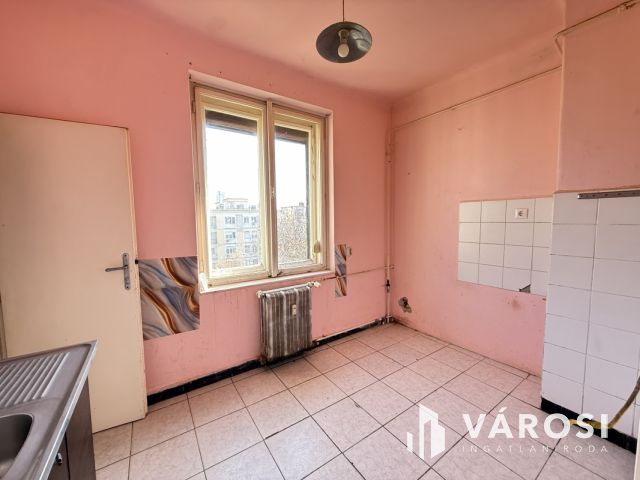 FELÚJÍTANDÓ 2 SZOBÁS TÉGLA LAKÁS ÚJBUDÁN