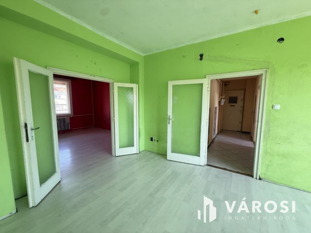 FELÚJÍTANDÓ 2 SZOBÁS TÉGLA LAKÁS ÚJBUDÁN