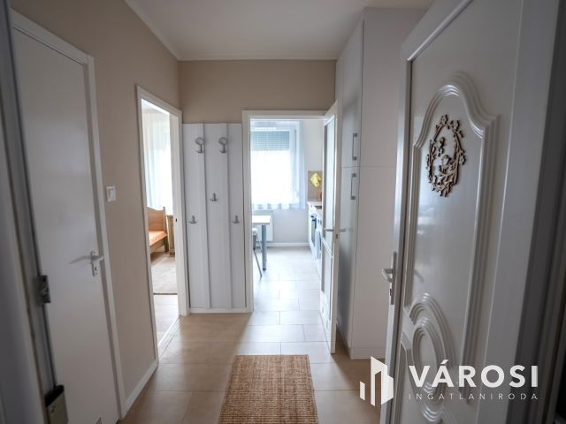 Belvárosi, prémium, liftes lakás kiadó a másodikon