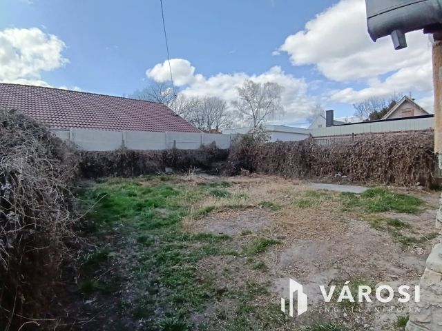 Dömsödön felújitást igényló családi ház eladó jó áron!