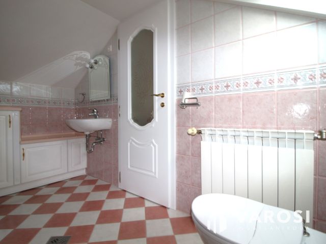 Privát élettér és wellnes-Exkluziv ház a Magdolnavölgyben