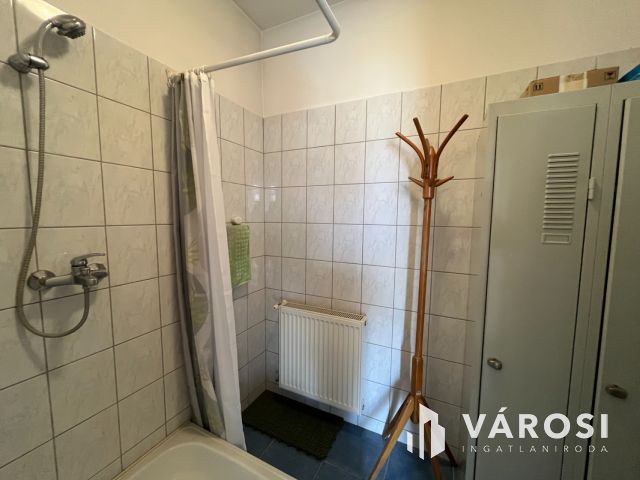 Debreceni szuper Jó Kis Telephely Eladó!