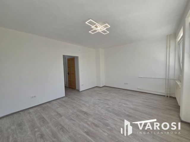 Városközponti távfűtéses lakás