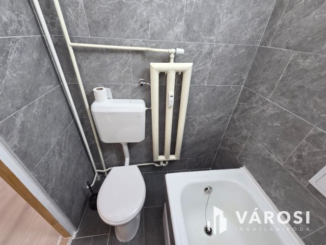 Városközponti távfűtéses lakás