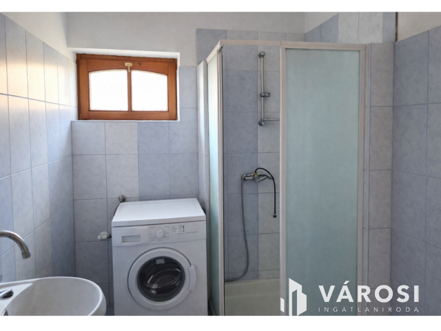 Nagy telek, több funkció – Debreceni befektetés