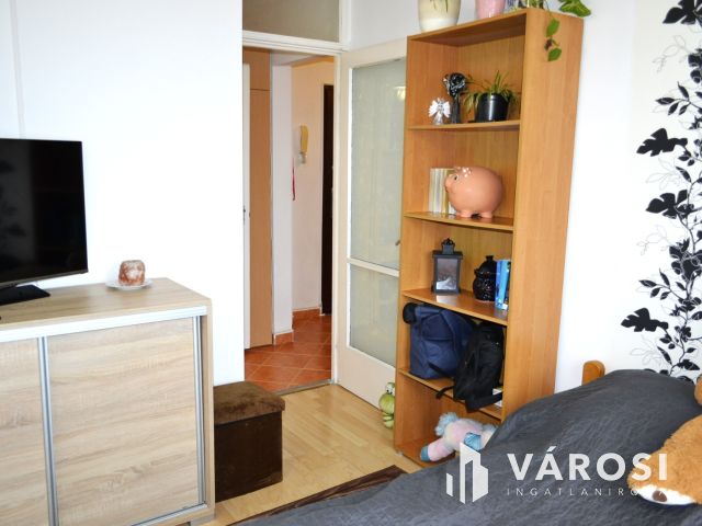 1,5 szoba+erkély! Szép panel lakás a Cholnokyn!