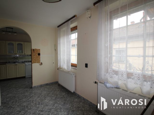 Jó elrendezésű ház a belvároshoz közel, Szombathelyen