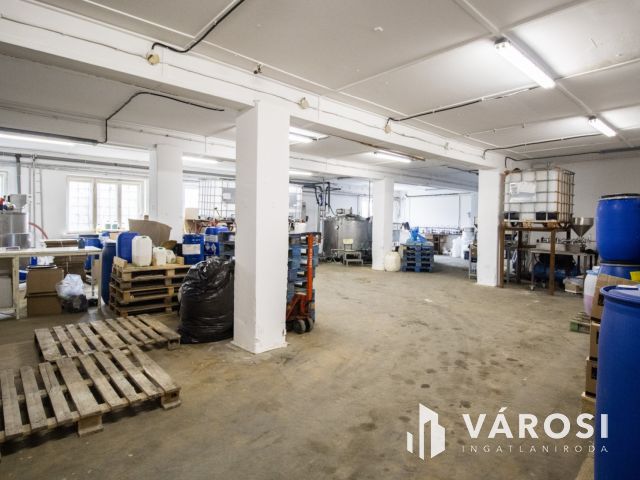 295 nm csomagolóüzem + 157 nm prémium lakótér