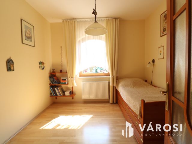 Klasszikus családi ház, Újszeged fő utcáján!