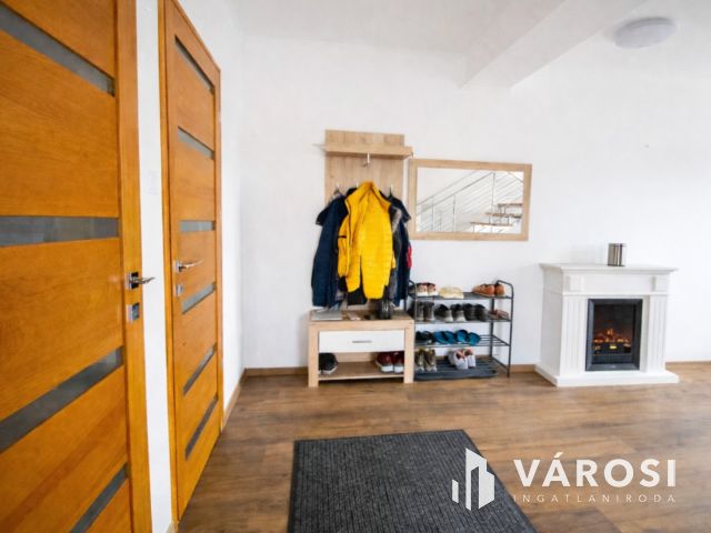 Modern családi otthon és vállalkozás Nagyszénáson
