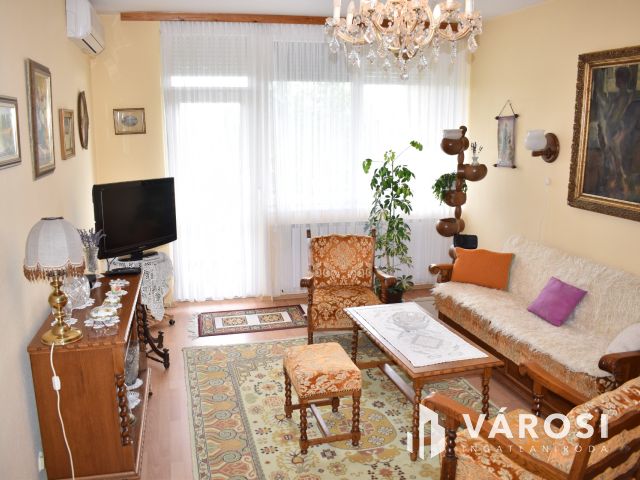 3. emeleti szép lakás teljes bútorzattal kiadó!
