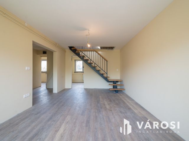 2 generációnak ideális ház, 80%-ban felújítva