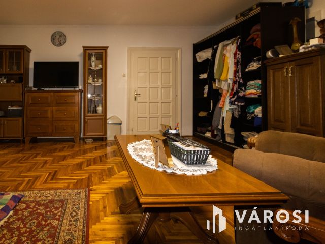 Belváros közelében eladó családi ház Gyula kedvelt részén