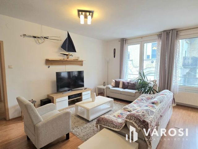 Belvárosi, toplistás helyen 3 szobás lakás-Debrecen